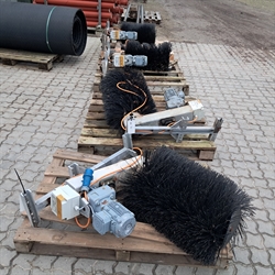 4 Stk. gebrauchte Kuhbürsten mit Motor, Nr. 31
